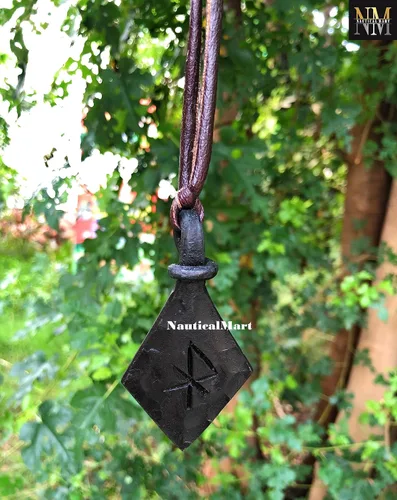 Vista 4 de Colgante de hierro forjado a mano de runa de amor vikingo amuleto rúnico colgante nórdico collar talismán collar de runas nórdicas joyería