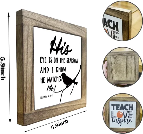 Vista 2 de Letrero de caja con versículo bíblico Mateo 10:29-31, con texto en inglés "His Eye is On The Sparrow and I Know He Watches Me", placa de madera