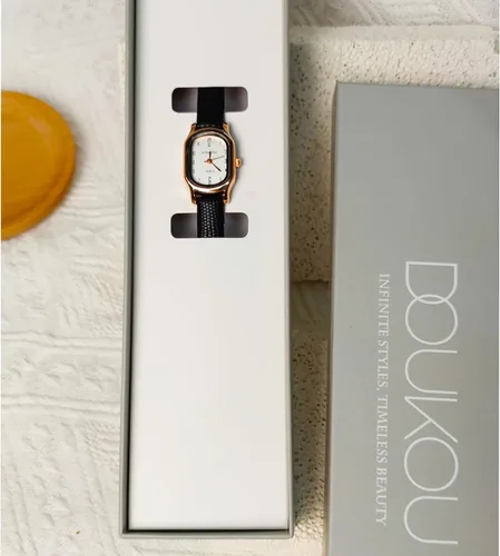 Vista 6 de Luxury Women's Analog Leather Strap Watch with Rose Gold-Tone Hands Square Watch & Round Watch