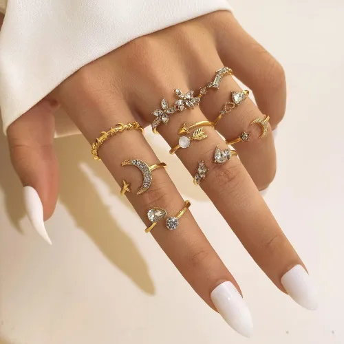 Vista 3 de KISS WIFE Juego de anillos apilables dorados para nudillos de luna y estrella para mujeres, adolescentes, niñas, bohemios, delicados y ligeros