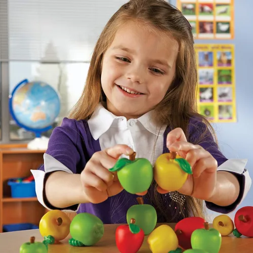 Vista 4 de Learning Resources Attribute Apples - Actividades de aprendizaje preescolar, juegos de clasificación para niños, regalos para niños a partir de 3
