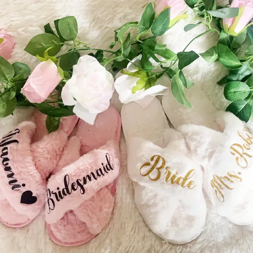 Vista 4 de Custom Fluffy Slippers for Women - Sizes XS - XL (US 4-12) - Personalized Bridesmaid Slippers - Custom Gift for Her