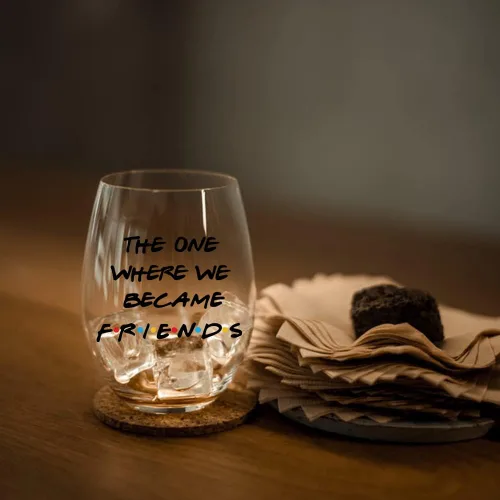 Vista 6 de Perfectinsoy The One Where We Became Friends - Caja de regalo de copa de vino, regalos de amistad para mujeres, copa de vino de amistad, regalo