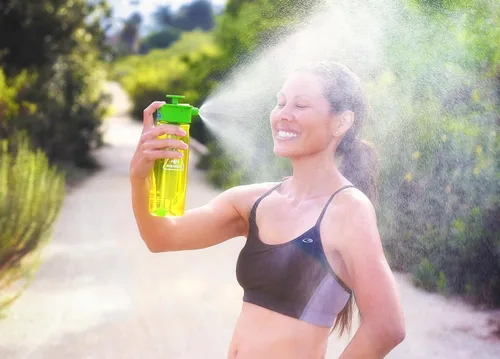 Vista 7 de Lunatec® Botella de agua con atomizador de 25.4 fl oz de niebla, ducha e hidratación. 3 en 1 refrigeración, limpieza e hidratación con patrones