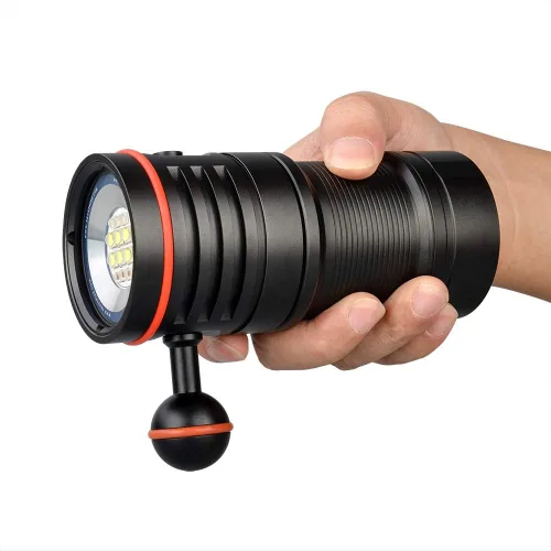 Vista 2 de TrustFire DF50 - Luz de buceo, 6500 lúmenes, cámara de video, linterna LED de buceo, linterna recargable por USB, 229.7 ft bajo el agua, súper