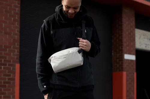 Vista 7 de Bellroy Lite Sling (bolsa cruzada ligera), Tiza, talla única