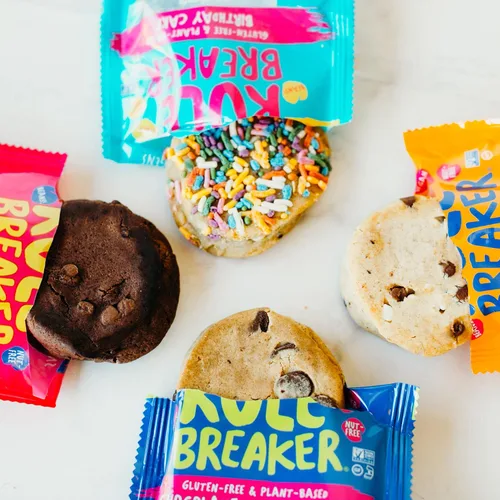 Vista 2 de Rule Breaker - Galletas veganas, sin gluten, sin nueces, hipoalergénicas, Kosher, envueltas individualmente, 1.9 oz, aperitivos