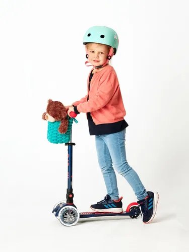 Vista 6 de Micro Kickboard - Mini Deluxe Scooter LED Plegable, 3 Ruedas, Inclinarse para Dirigir, Scooter Micro de Diseño Suizo con Ruedas LED que se Iluminan