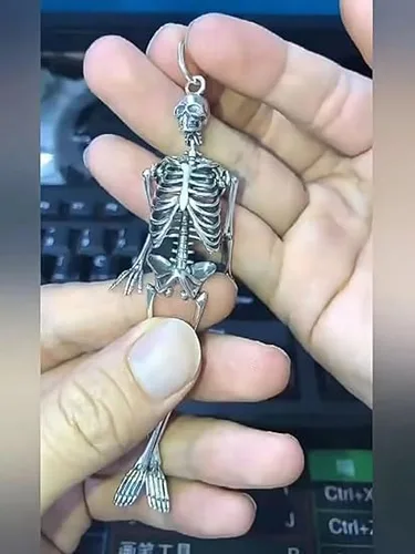 Vista 4 de Colgante de esqueleto de cuerpo completo, collar con colgante vintage de calavera única, colgante de calavera gótica, regalo de joyería para él