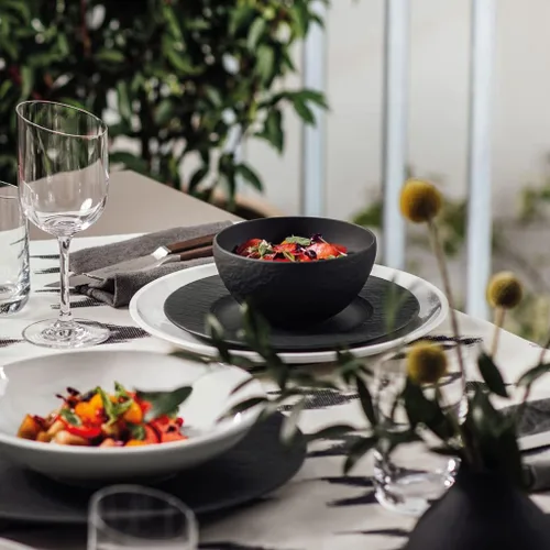 Vista 2 de Villeroy & Boch Manufacture Rock Rice Bowl, 14.5 oz, porcelana premium, fabricado en Alemania, negro mate