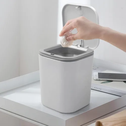 Vista 6 de Vababa Cubo de basura pequeño gris de 0.5 galones, mini bote de basura con botón