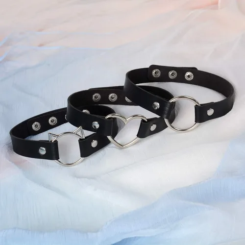 Vista 4 de Sinvini Gargantilla de cuero ajustable con corazón de amor punk PU collar gótico Egirl accesorios suave collar cadena para las mujeres