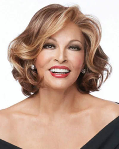 Vista 9 de Raquel Welch Go To Style - Peluca de pelo corto versátil y favorecedora de Hairuwear, gorra media, castaño iluminado por el sol RL10/12