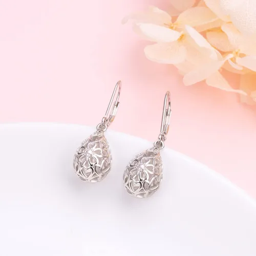 Vista 4 de Aretes colgantes de filigrana de plata de ley 925, margarita, loto, flor de rosa, piedra lunar, lágrima para mujer, nudo celta infinito, margarita