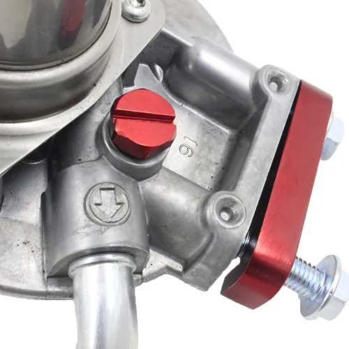 Vista 4 de Tornillo de purga de aire de aluminio Billet de repuesto para filtro de combustible diésel Duramax GM 2001-2017 Rojo