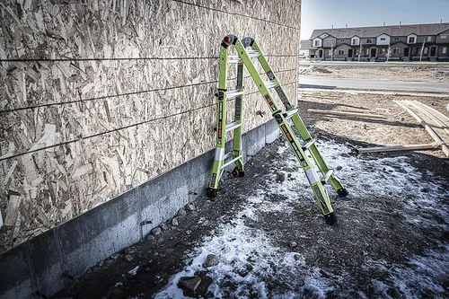 Vista 19 de Little Giant Escaleras Dark Horse 2.0 FG 13', verde de alta visibilidad