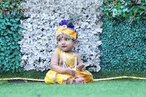 Vista 4 de Raj Fancy Dresses Vestido Shri Krishna para bebés niño y niña vestido Janmashtmi con Dhoti Dupatta vestido Kanha para 3 meses a 8 años