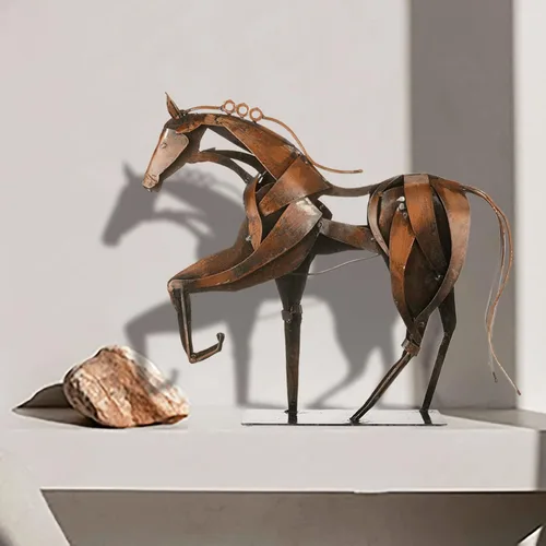 Vista 11 de SunBlogs Art Estatua de caballo hecha a mano - Decoración rústica única para oficina y hogar - Escultura de metal pintada a mano - Regalo artesanal