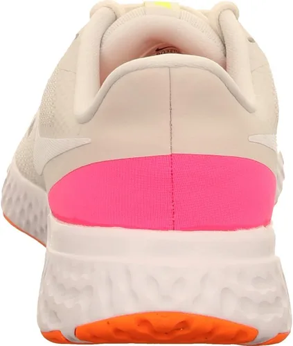 Vista 3 de Nike Revolution 5 Tenis de correr para mujer