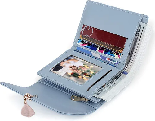Vista 142 de UTO - Cartera pequeña RFID de piel sintética con dije de hoja, cierre de cremallera y tarjetero.