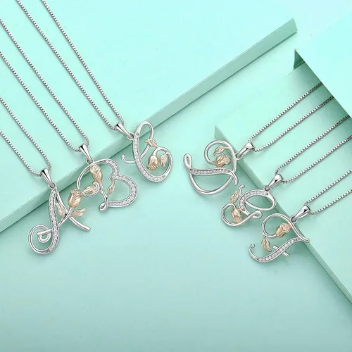 Vista 4 de STARCHENIE Collar con inicial para mujeres y niñas, plata de ley con 26 letras del alfabeto, colgante de flor de rosa, regalos para familiares