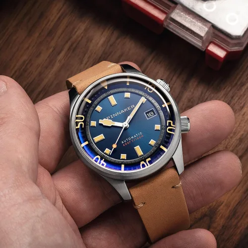 Vista 5 de Spinnaker Reloj Bradner automático de 3 manos para hombre de 1.654 in con correa de cuero genuino o acero inoxidable SP-5062