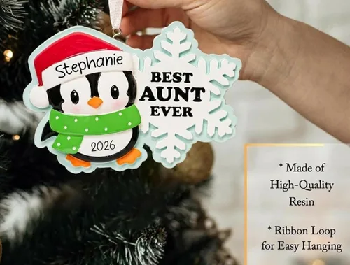 Vista 3 de Adorno navideño personalizado de tía 2026 Decoración personalizada de pingüino para árbol de Navidad Regalo de recuerdo único para la tía tía #1