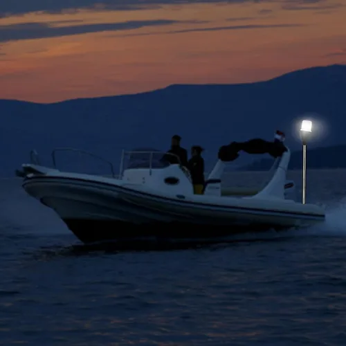 Vista 2 de Luz de Popa para Barco Luz de Ancla LED Luces de Navegación Marina de 360 Grados Blanco Extraíble Enchufe de 2 Pines con Base 10-24 Voltios 36