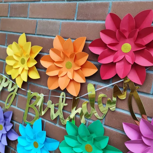 Vista 6 de Juego de 7 flores de papel arcoíris para pared de 10 pulgadas, decoración de telón de fondo para fiesta temática de arcoíris, fiesta de cumpleaños