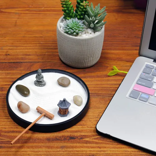 Vista 3 de Nature's Mark Mini kit de jardín zen para escritorio con rastrillo, arena blanca, base redonda negra, figura de pagoda en miniatura, rocas de río