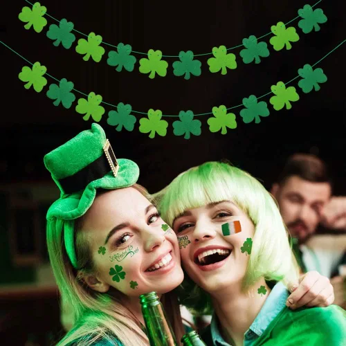 Vista 5 de JOZON Paquete de 3 carteles de fieltro con trébol para el día de San Patricio, decoración de trébol de la suerte, decoración de fiesta con cuerdas