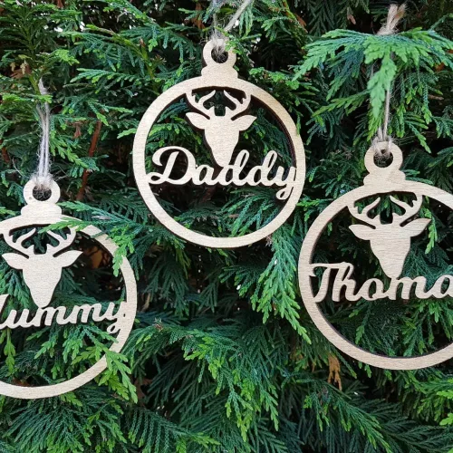 Vista 2 de gorm Adorno de reno personalizado, adornos de madera con nombre, adornos de reno, árbol de Navidad, adornos de familia, nombre personalizado