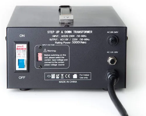 Vista 2 de ELC T-5000+ 5000-W Transformador Convertidor de Voltaje - Paso Arriba/Abajo - 110 V/220 V - Protección de Interruptor de Circuito de Alta