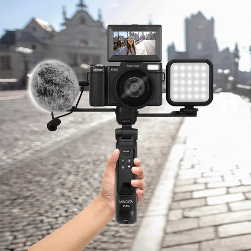 Vista 2 de Minolta Kit de cámara VLOG de 64MP 4K60FPS - Videocámara digital de enfoque automático con trípode, control remoto, micrófono, luz LED, pantalla LCD
