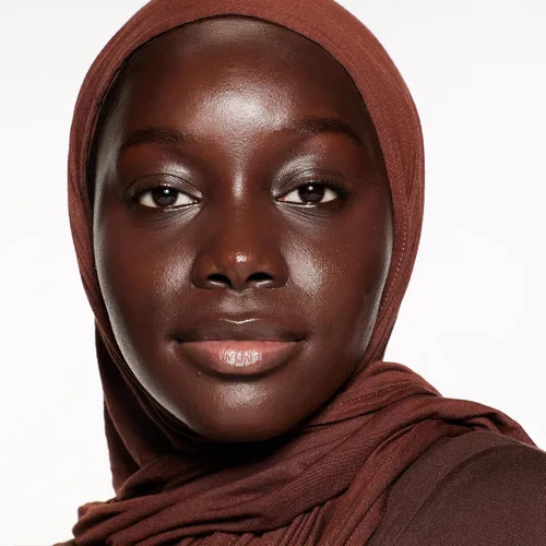 Vista 4 de Shiseido RevitalEssence Skin Glow Foundation SPF 30 - Buildable, Medium Coverage - 24-HR Hydration & 12-HR Wear - Transfer, Crease & Fade Resistant