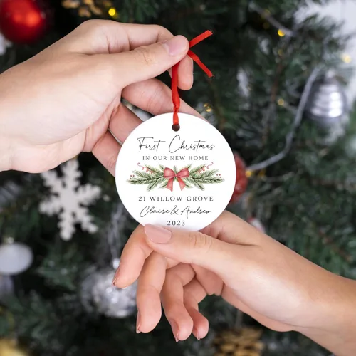 Vista 5 de Adorno personalizado para el nuevo hogar 2024 con tu dirección, 3 pulgadas, adorno de recuerdo de Navidad con caja de regalo opcional, recién casado