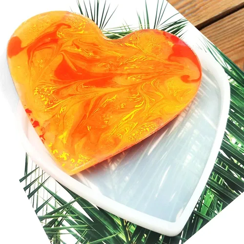 Vista 8 de findTop 3 moldes de silicona con 2 pinzas, incluye molde redondo, rectangular y en forma de corazón para posavasos decorativos de bricolaje