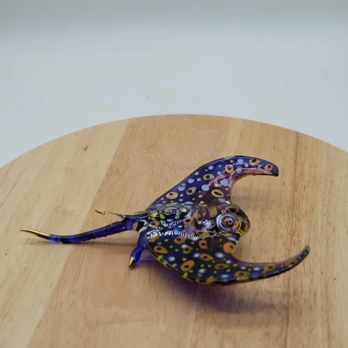 Vista 3 de Spotted Eagle Ray Stingray Fish Aqurium Marine Animal Soplado a mano Figura de cristal