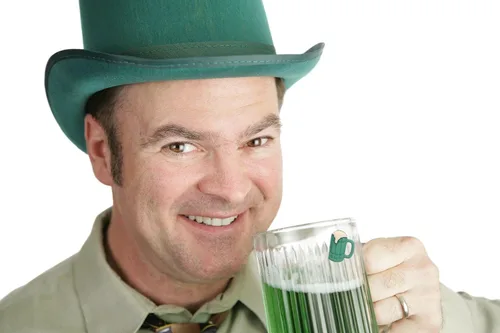 Vista 6 de Simply Charmed Marcadores magnéticos para bebidas del día de San Patricio y dijes de vino para vasos sin tallo, tazas de cerveza o cócteles