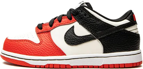 Vista 698 de Nike Kid's Dunk Low Sneaker