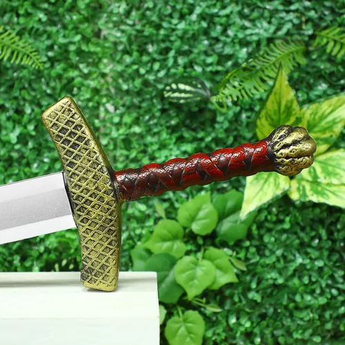 Vista 5 de King Arthur Espada de juguete, espada larga medieval de 35 pulgadas, espada de plástico, accesorios de disfraz de caballero medieval para accesorios