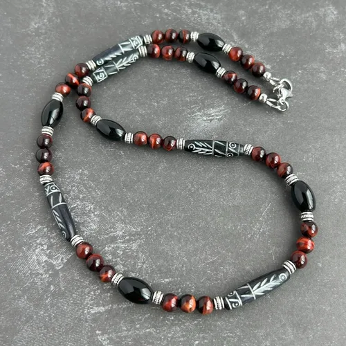 Vista 2 de Mami's Gem Studio Collar de estilo tribal para hombre, cuentas con hueso tallado, ónix negro y piedras preciosas, hecho a mano en Estados Unidos