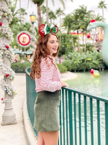 Vista 4 de WOVOWOVO Diademas de orejas de ratón de Navidad para mujeres y niñas, decoración de lazo con lentejuelas rojas y diadema de copo de nieve blanco
