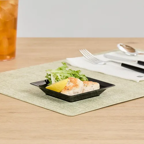 Vista 6 de Restaurantware - Platos de aperitivo de 4.3 x 4.3 pulgadas, 100 platos cuadrados desechables de plástico, duradero, elegante, plato de plástico Negro