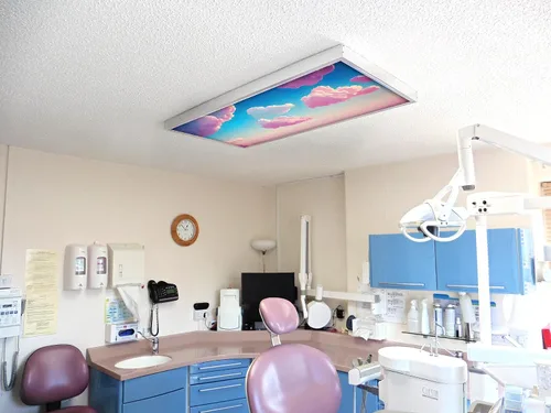 Vista 5 de Cubierta de luz fluorescente para luces de techo de aula, nubes rosadas, inserto de película retroiluminada de alta calidad 2 x 4