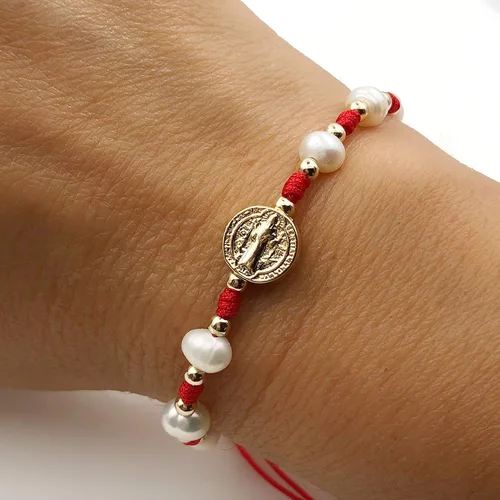 Vista 3 de Cultured Freshwater Pearl Bracelet With St Benedict Medal on Adjustable Red String for Women