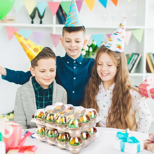 Vista 7 de LotFancy (12 unidades x 5 juegos) recipientes para cupcakes con 60 forros, cajas apilables de plástico, soporte desechable para magdalenas con tapa