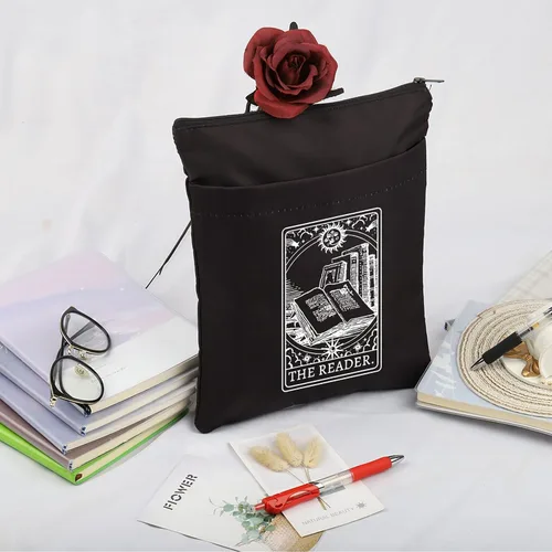 Vista 5 de TOBGBE The Reader - Bolsa de cartas del tarot, regalos para amantes de los libros, fundas para libros de tapa suave (El lector BK)