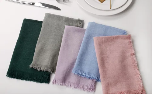 Vista 9 de Juego de 8 servilletas de tela de lino de algodón para el día de San Valentín, servilletas hechas a mano con flecos para bodas elegantes, Navidad