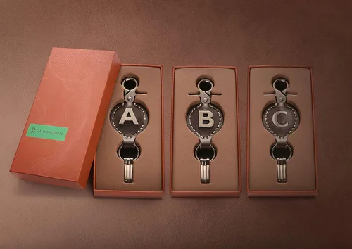 Vista 2 de Leather Keychain For Men, Single Letter Alphabet with Easy Clasp